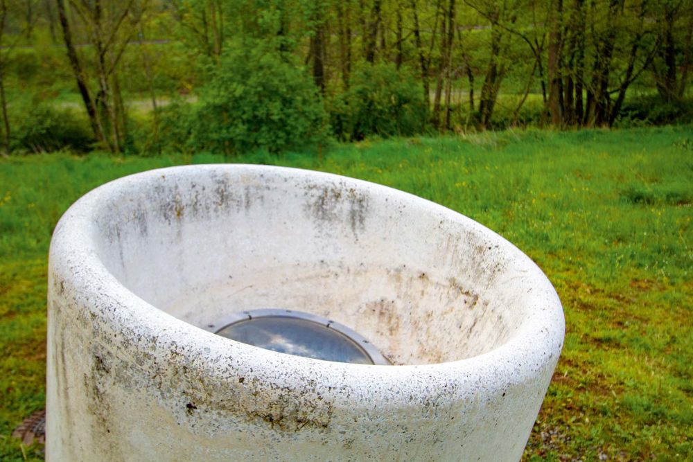 Hinab durch die Mitte Skulptur